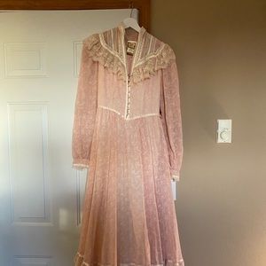 Pink Victorian Lace Gunne Sax Dress